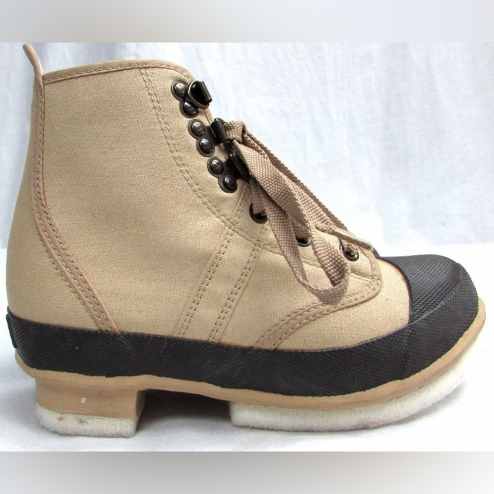 Hodgman caster fishing boots felt soles steel shank. Boys size 3.